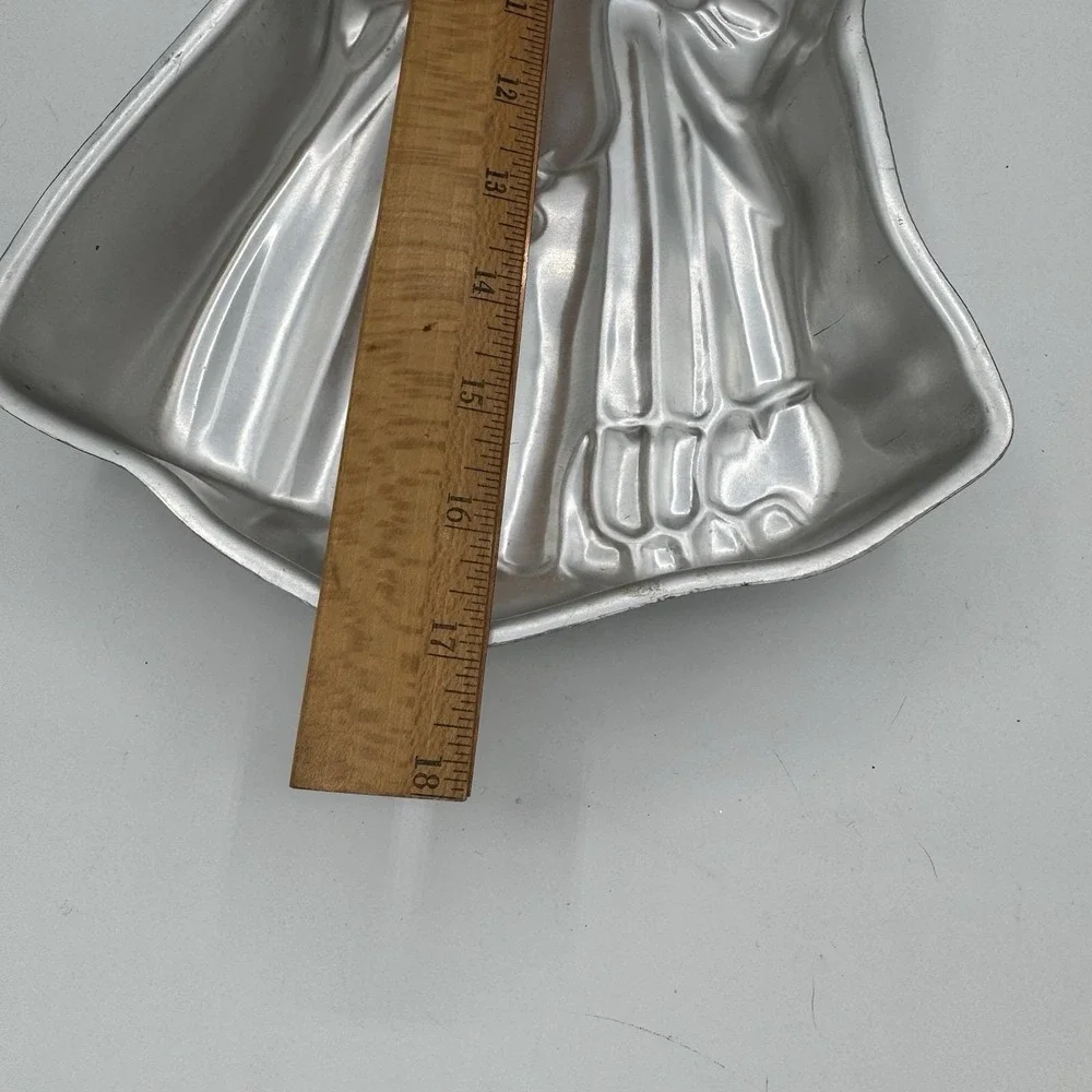 VTG Wilton Holly Hobbie Cake‎ Pan Baking Mold 1975 502-194 Aluminum Korea
